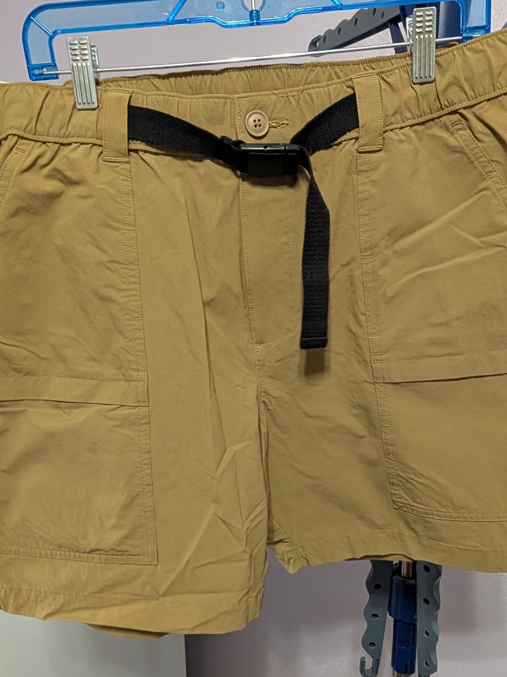 Sonoma Men's Tan Cargo Shorts with Black Web Belt